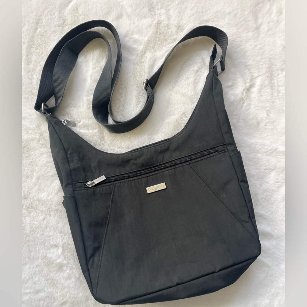 Baggallini Crossbody Gray Purse with Adjustable Strap